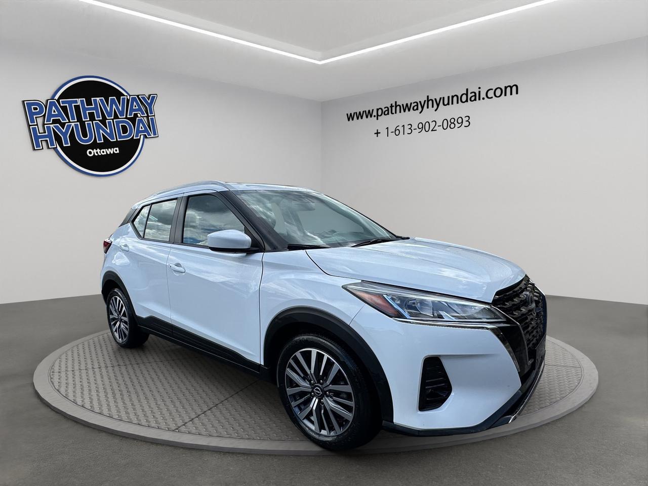 2025 Nissan Kicks Play SV | Reverse Cam | Heated Seats Photo0