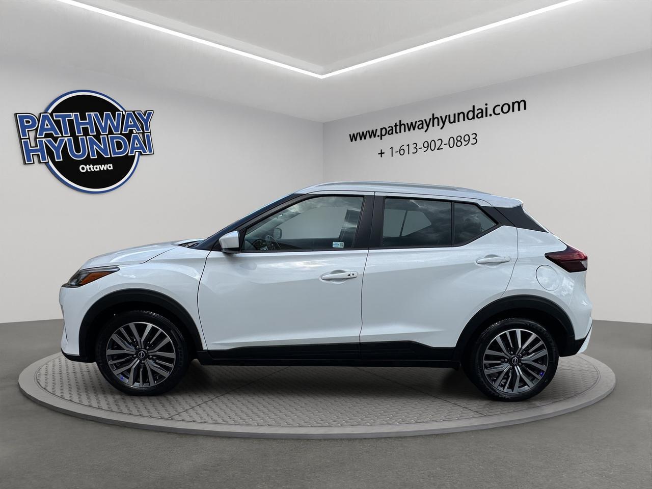 2025 Nissan Kicks Play SV | Reverse Cam | Heated Seats Photo