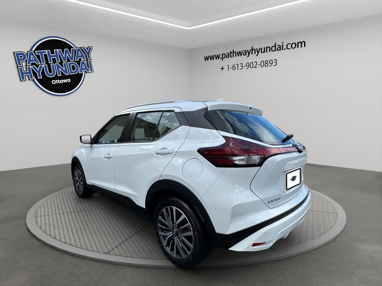2025 Nissan Kicks Play SV | Reverse Cam | Heated Seats Photo