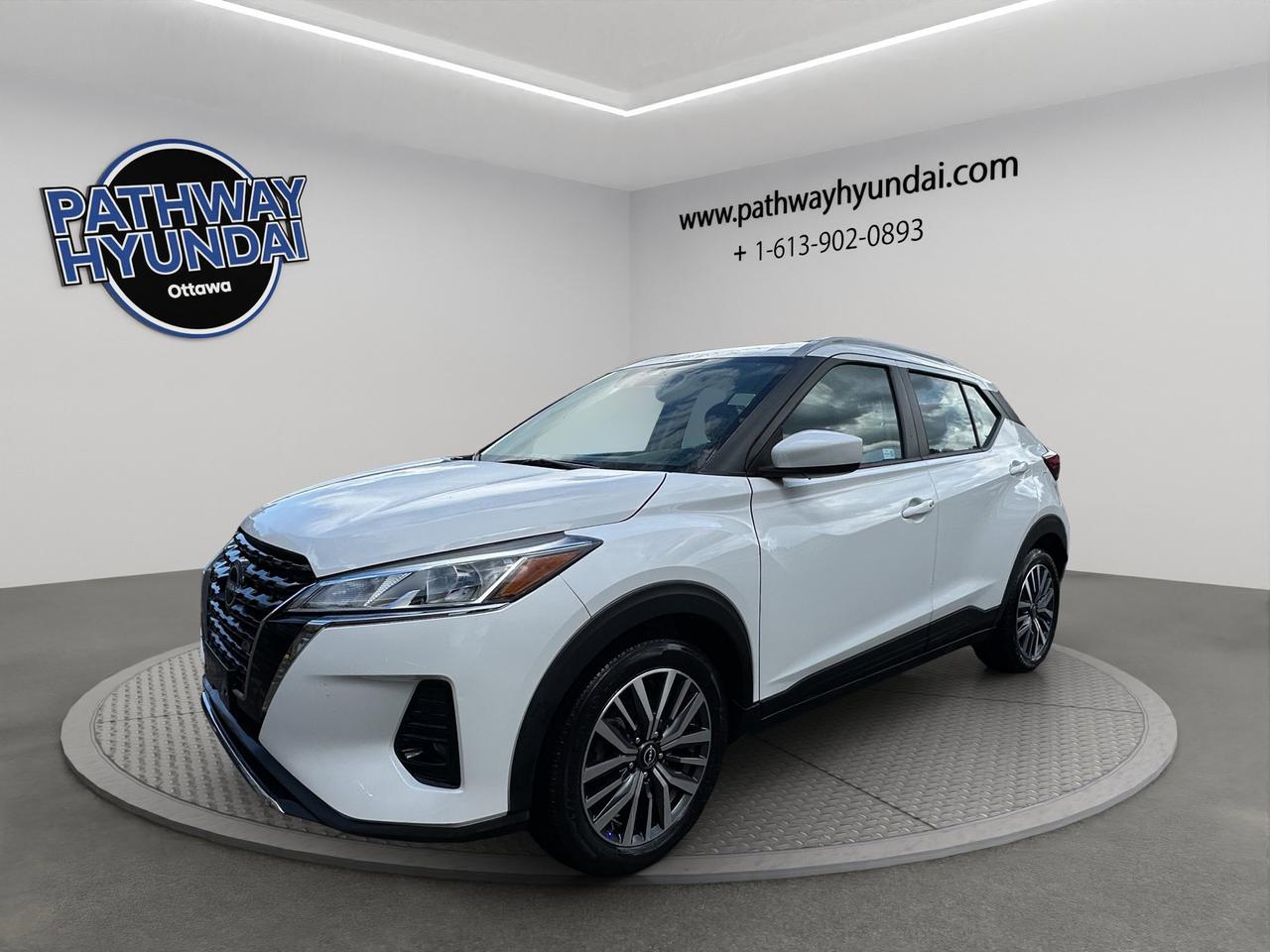 2025 Nissan Kicks Play SV | Reverse Cam | Heated Seats Photo