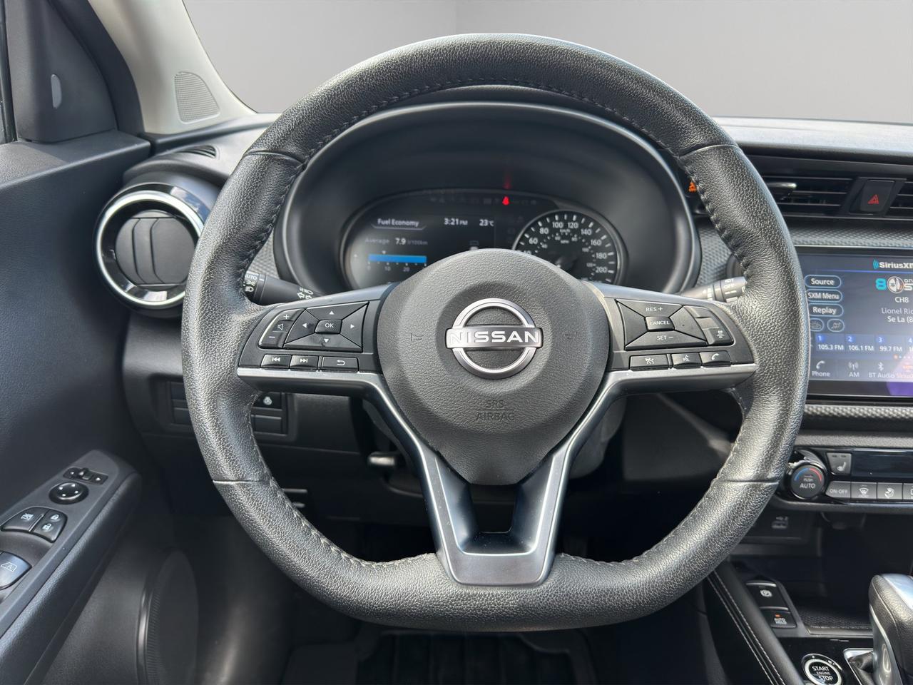 2025 Nissan Kicks Play SV | Reverse Cam | Heated Seats Photo