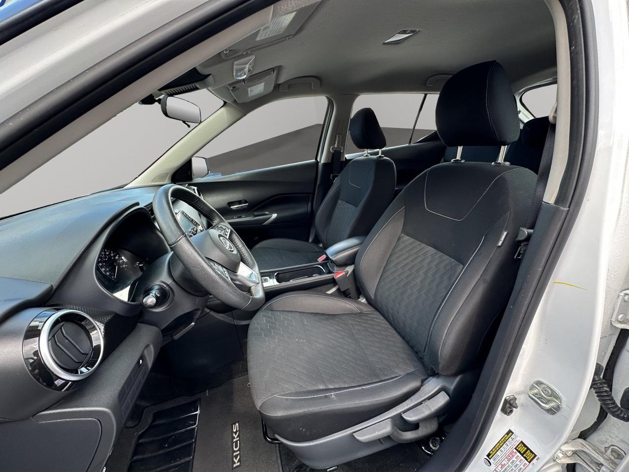 2025 Nissan Kicks Play SV | Reverse Cam | Heated Seats Photo