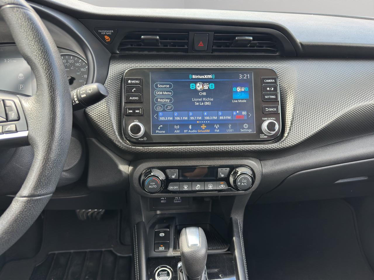 2025 Nissan Kicks Play SV | Reverse Cam | Heated Seats Photo