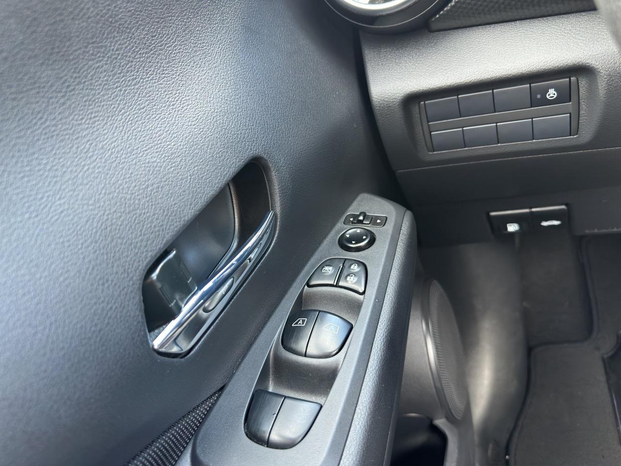 2025 Nissan Kicks Play SV | Reverse Cam | Heated Seats Photo