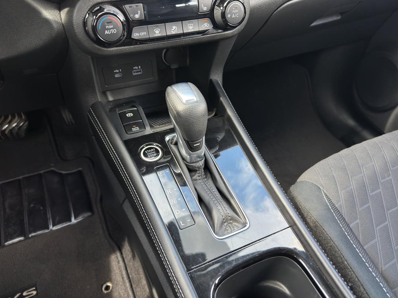2025 Nissan Kicks Play SV | Reverse Cam | Heated Seats Photo