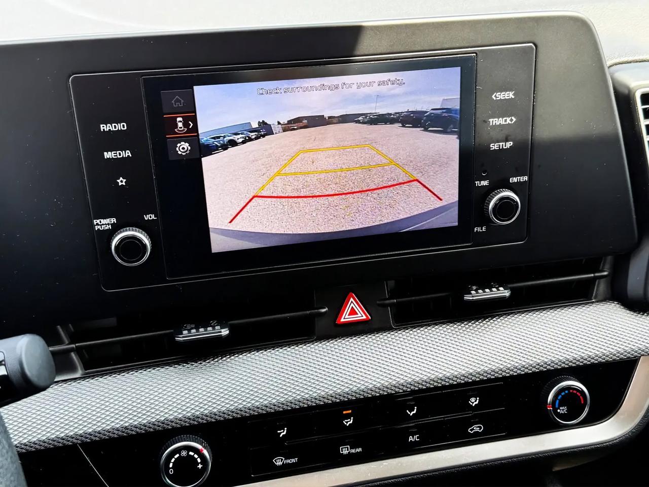 2024 Kia Sportage LX | Reverse Cam | Heated Seats Photo