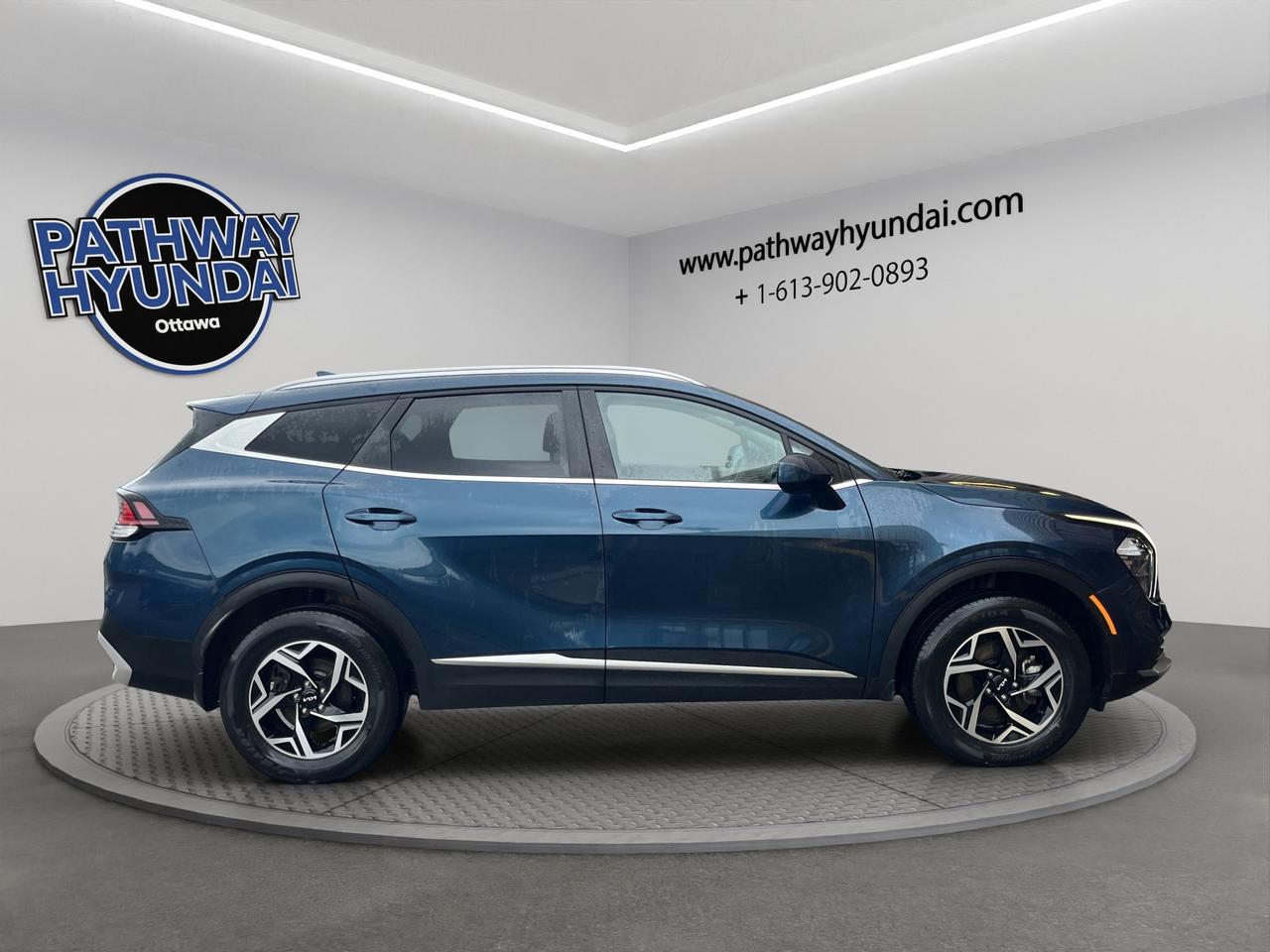 2024 Kia Sportage LX | Reverse Cam | Heated Seats Photo2