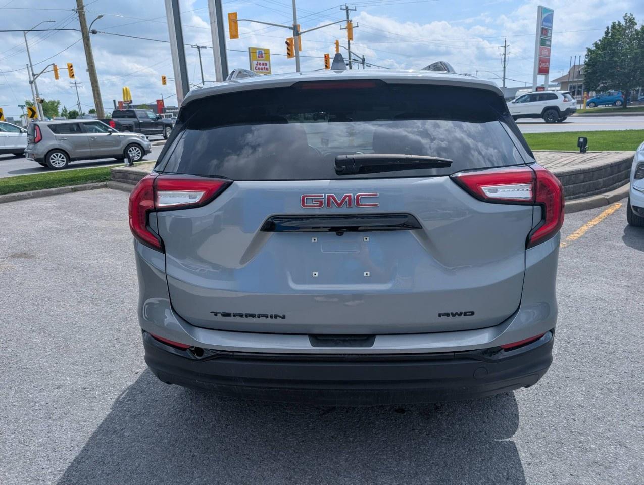 2024 GMC Terrain AWD SLE Photo