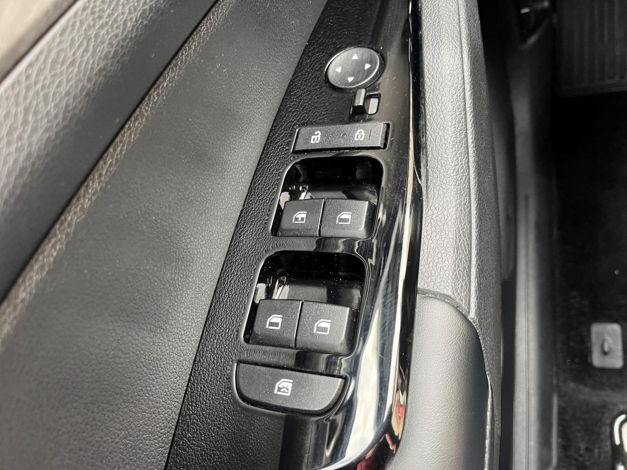2024 Kia Sportage X-Line Limited | Reverse Cam | Heated Seats Photo