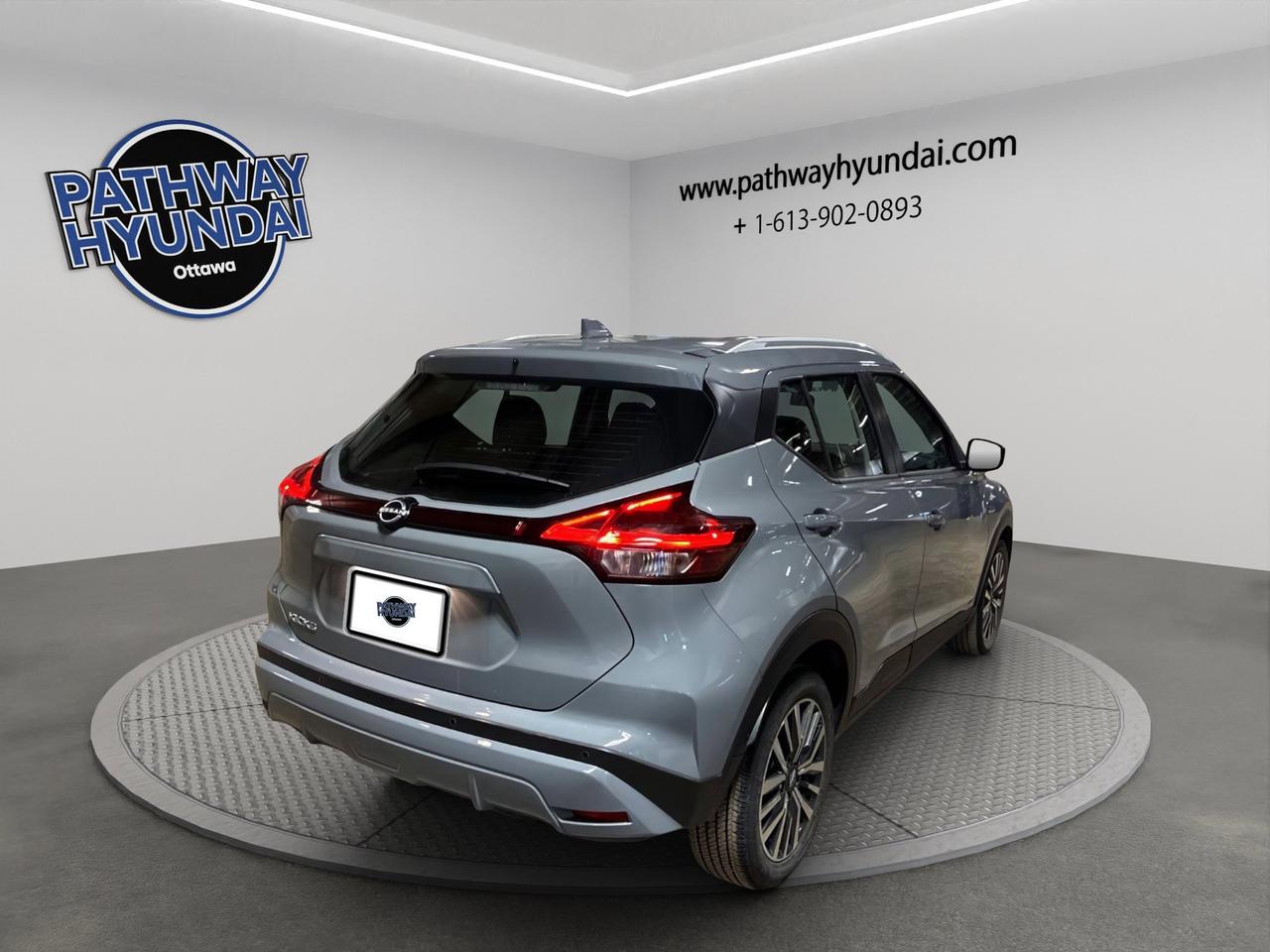 2025 Nissan Kicks Play SV | Reverse Cam | Heated Seats Photo2