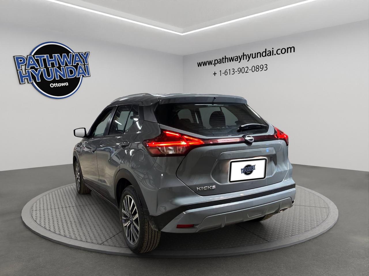 2025 Nissan Kicks Play SV | Reverse Cam | Heated Seats Photo