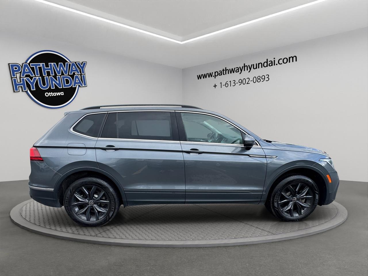 2024 Volkswagen Tiguan Comfortline | Reverse Cam | Heated Seats Photo2