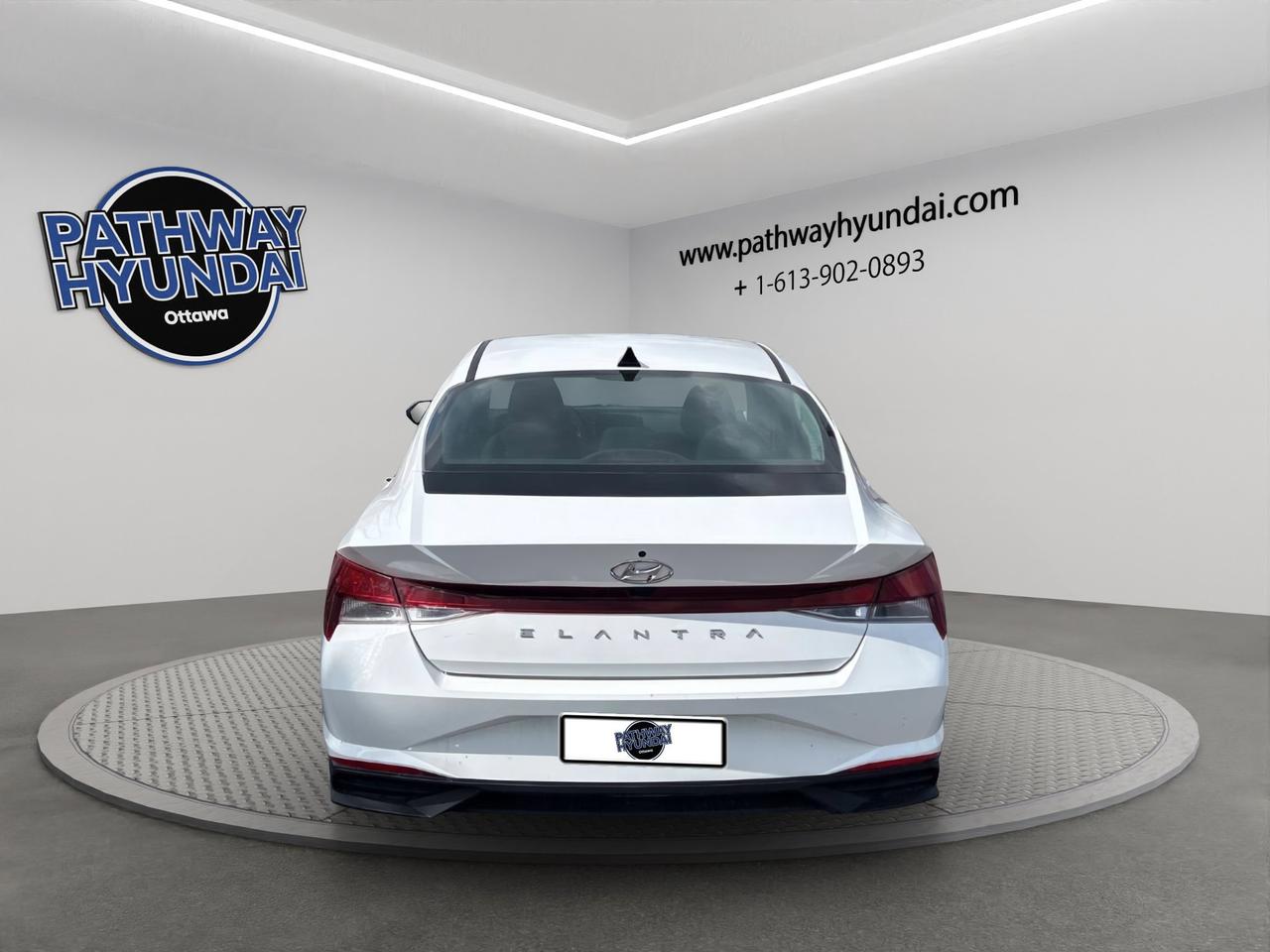 2023 Hyundai Elantra Preferred | Reverse Cam | Heated Seats Photo