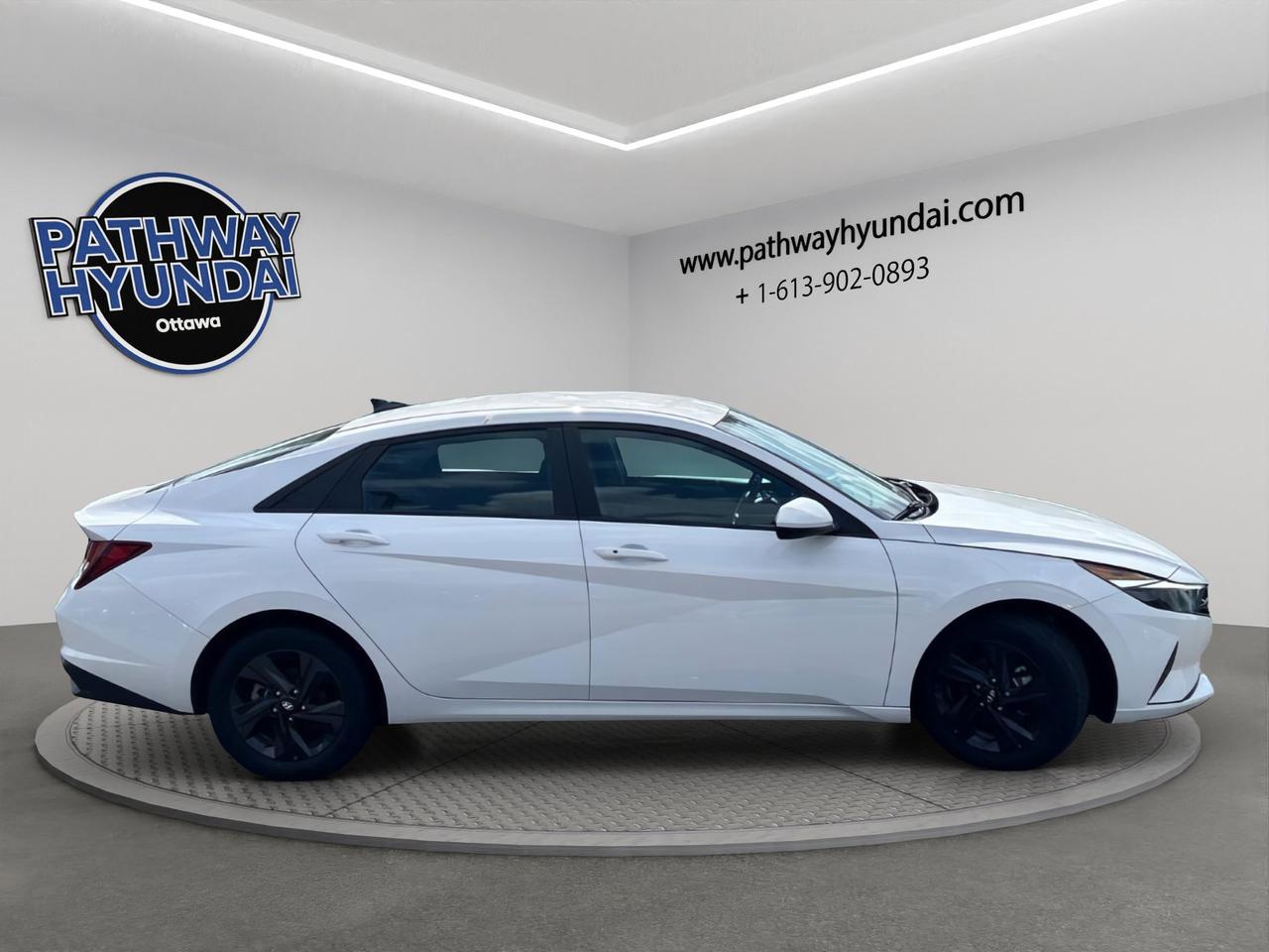 2023 Hyundai Elantra Preferred | Reverse Cam | Heated Seats Photo