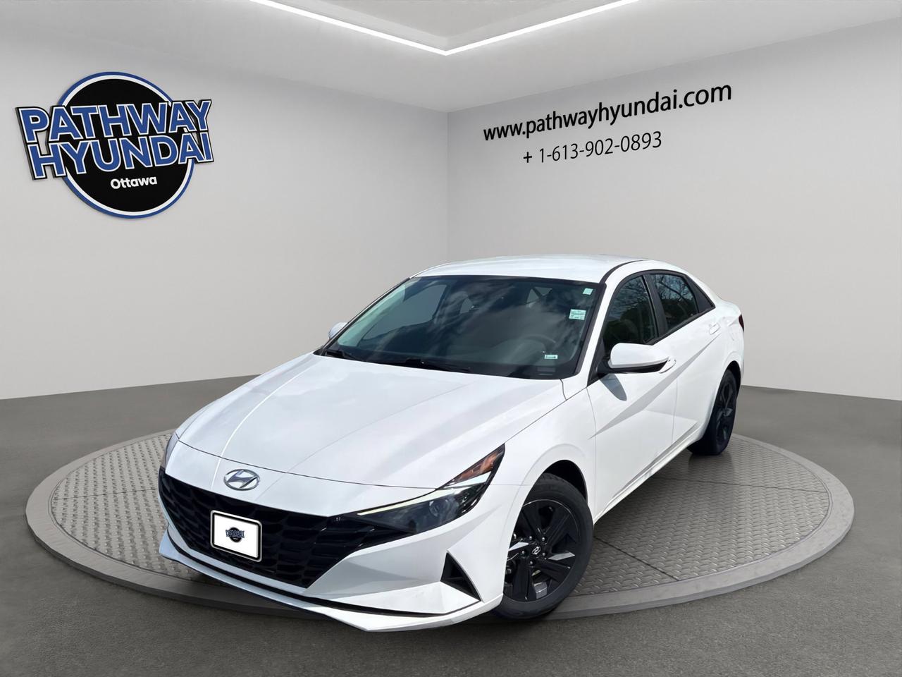 2023 Hyundai Elantra Preferred | Reverse Cam | Heated Seats Photo