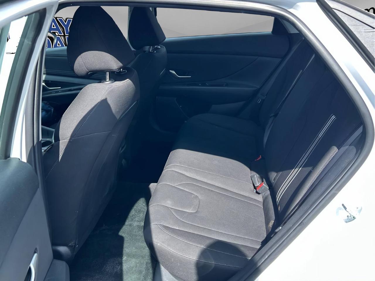 2023 Hyundai Elantra Preferred | Reverse Cam | Heated Seats Photo