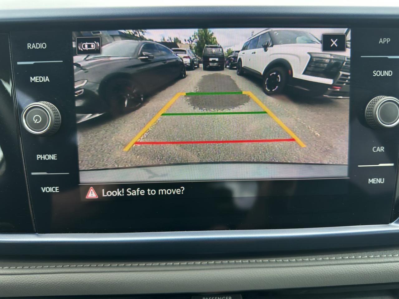 2024 Volkswagen Taos Comfortline | Reverse Cam | Heated Seats Photo