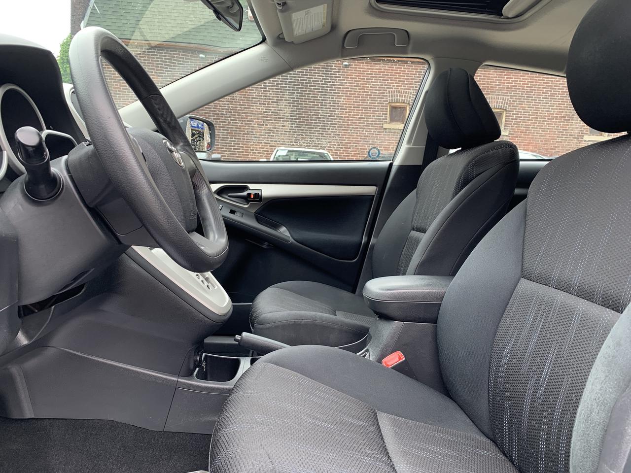 2014 Toyota Matrix 4DR WGN AUTO FWD Photo