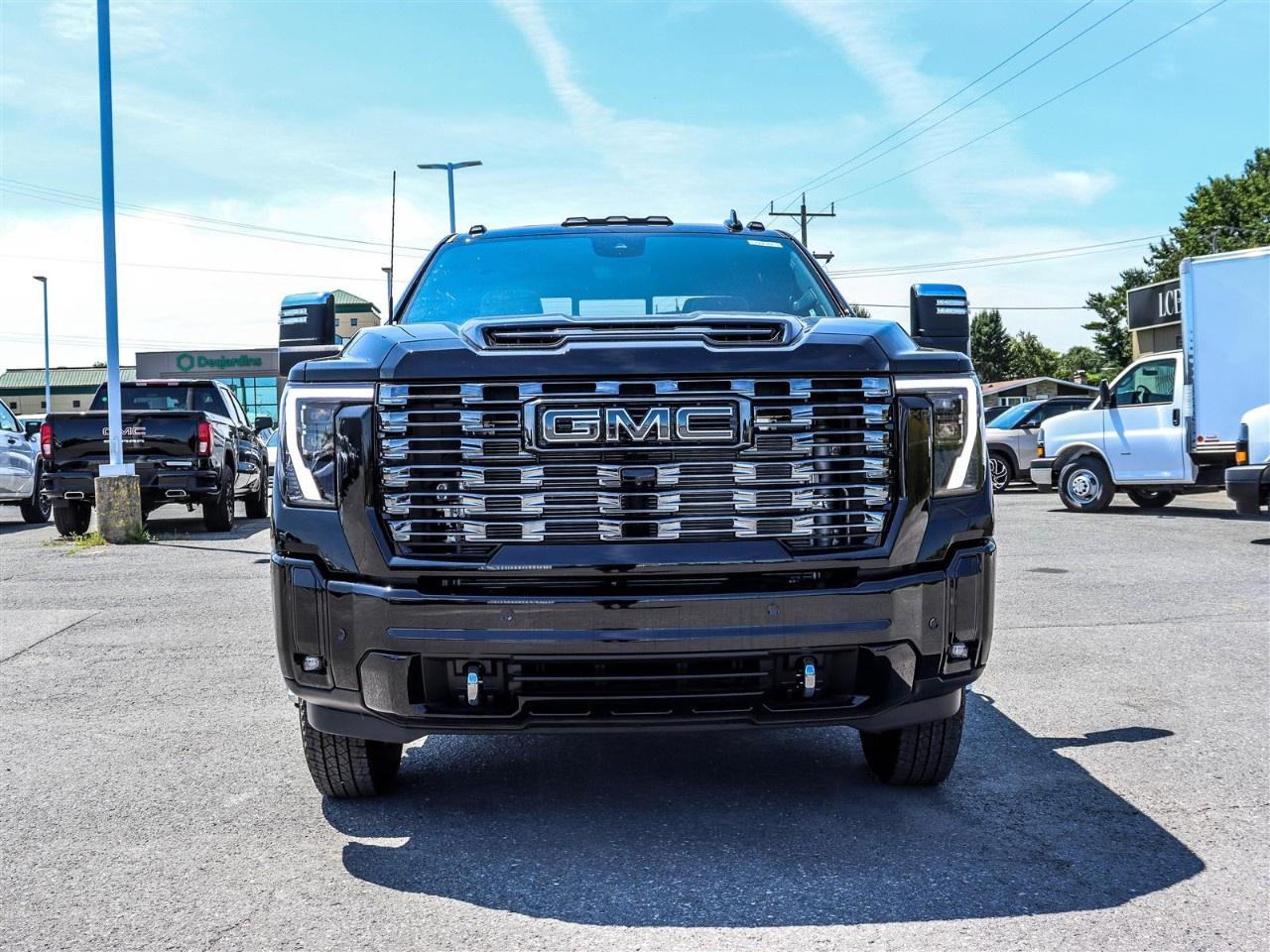 2026 GMC Sierra 3500HD 4WD Crew Cab Long Box Denali Ultimate Photo