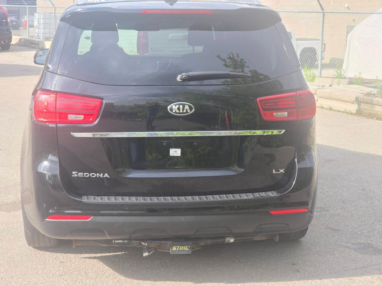 2020 Kia Sedona LX+ FWD Photo2