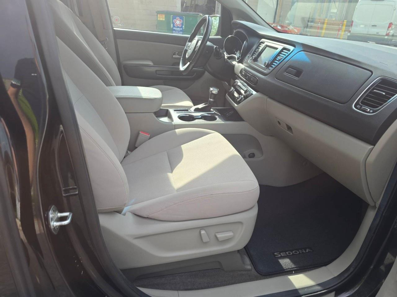 2020 Kia Sedona LX+ FWD Photo