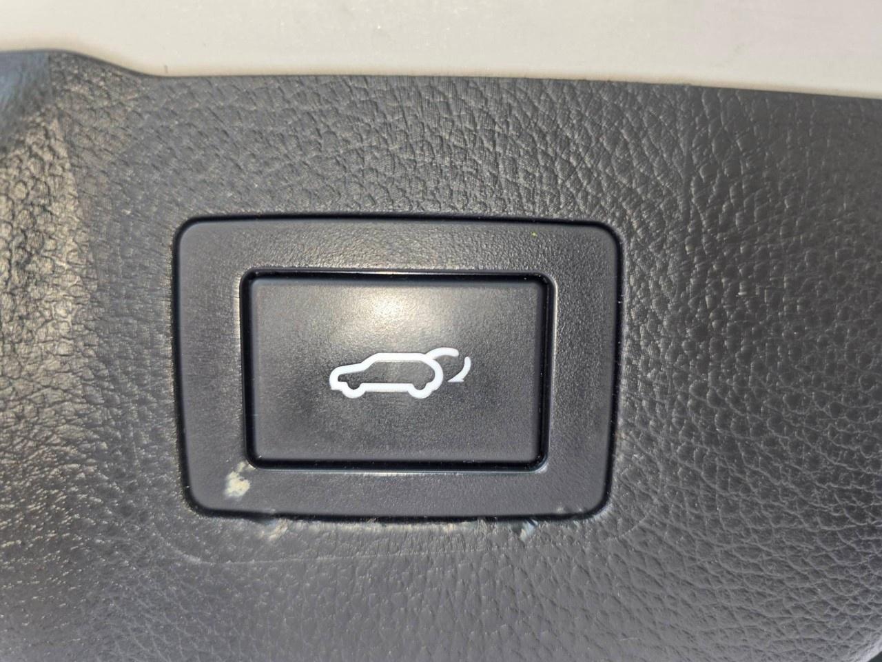 2018 Hyundai Santa Fe XL AWD Premium Photo