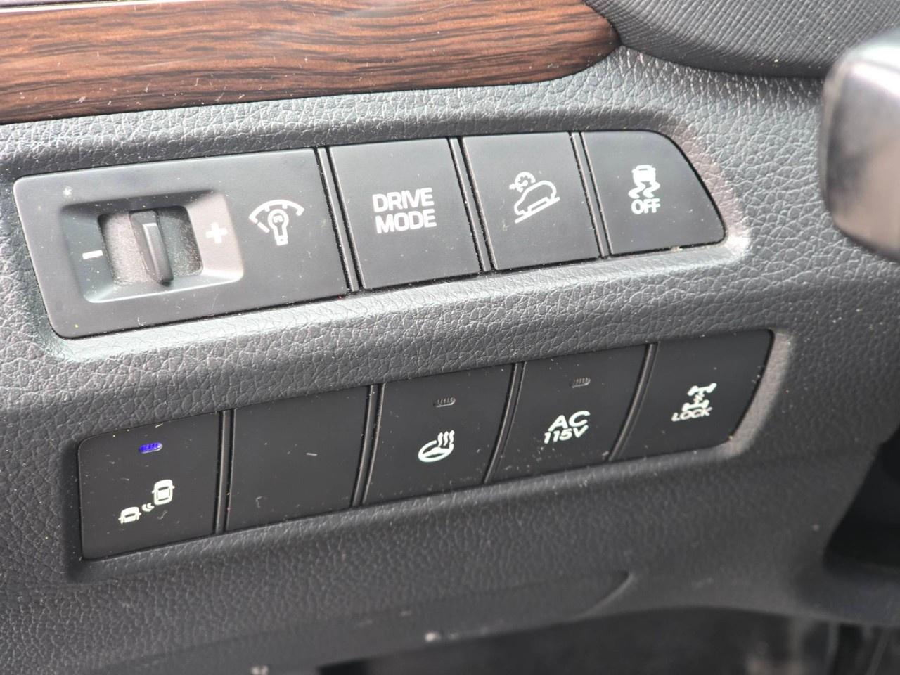 2018 Hyundai Santa Fe XL AWD Premium Photo