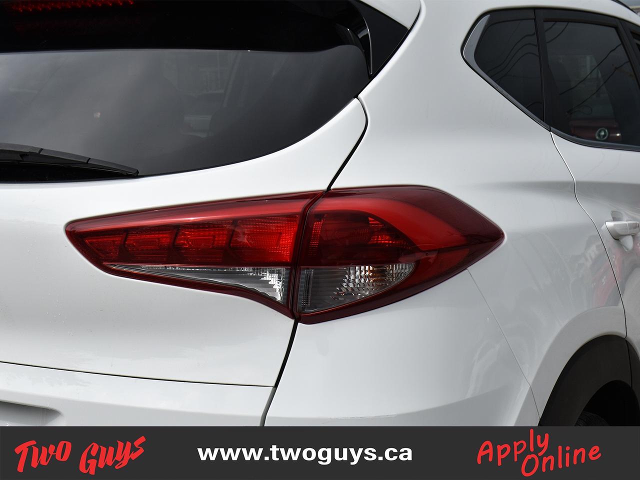 2017 Hyundai Tucson Luxury AWD Panoroof Leather Nav Back Up Camera Photo