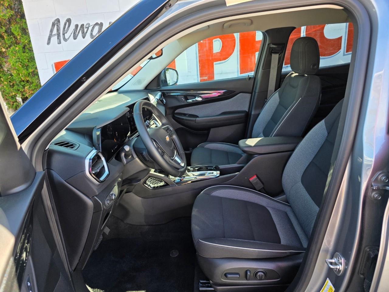 2024 Chevrolet TrailBlazer LT 4dr All-Wheel Drive Photo
