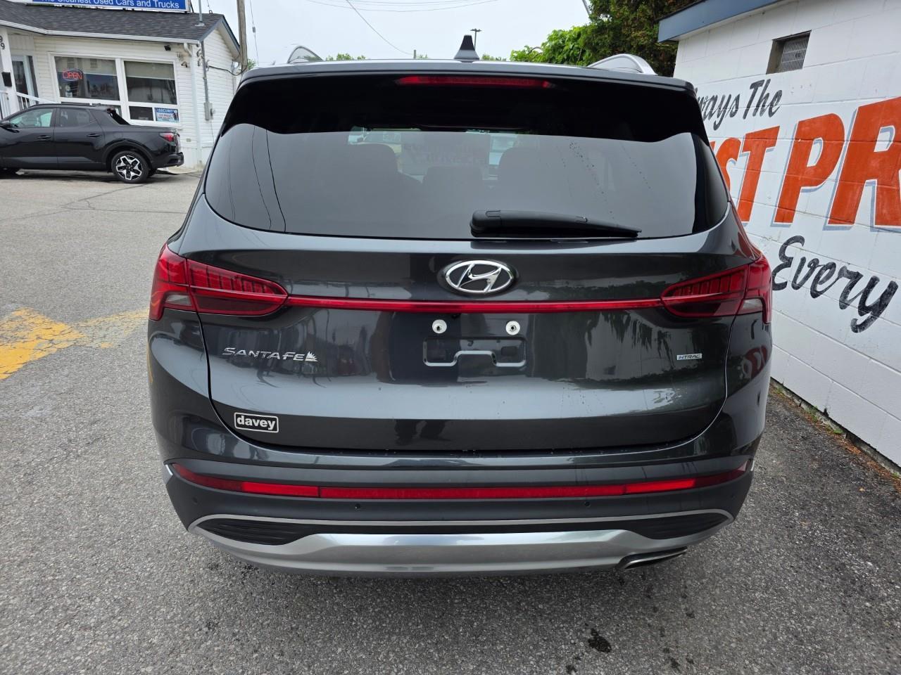 2023 Hyundai Santa Fe Preferred w/Trend Package 4dr All-Wheel Drive Photo