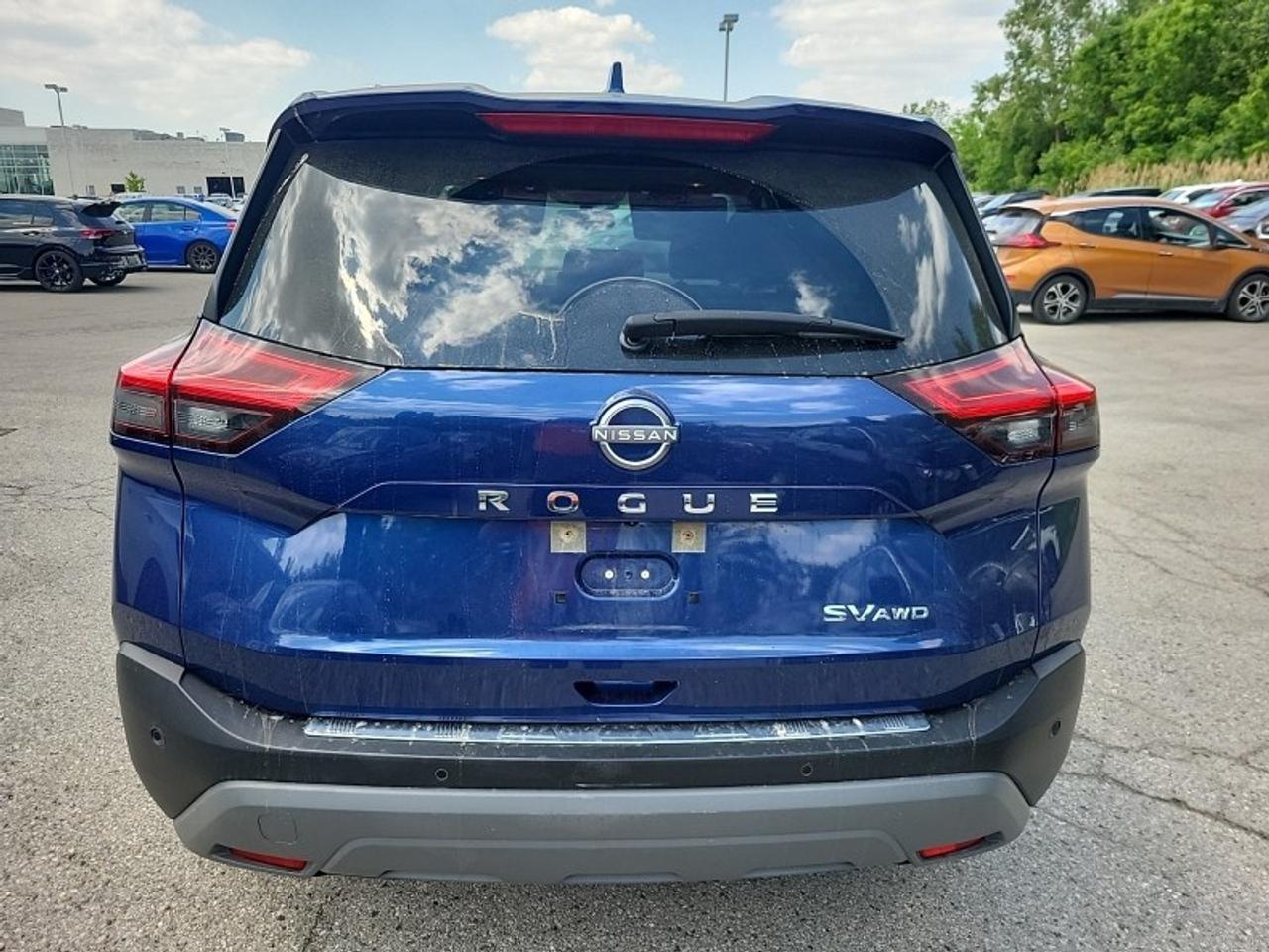 2023 Nissan Rogue SV Moonroof 4dr All-Wheel Drive Sport Utility Photo3