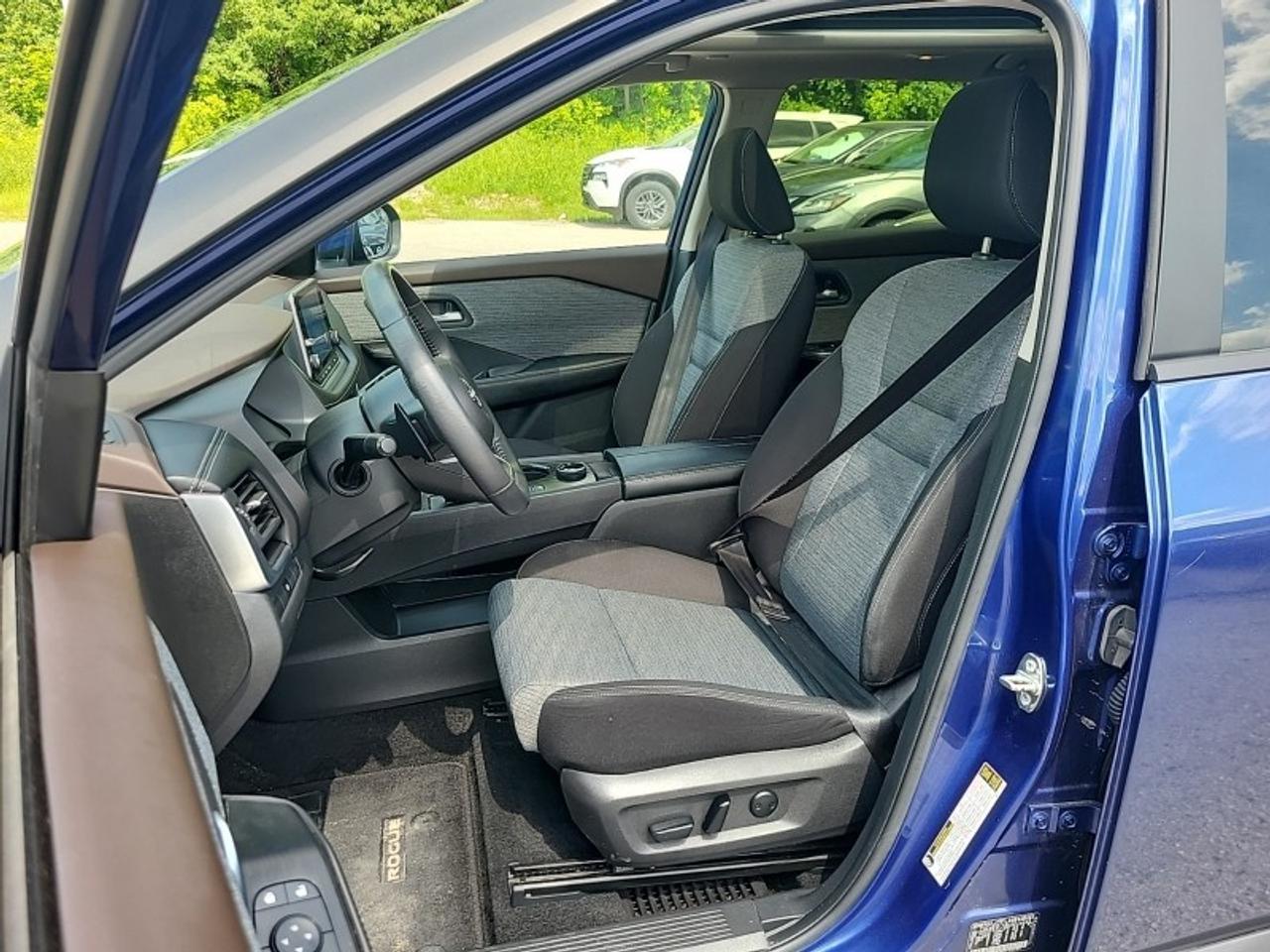 2023 Nissan Rogue SV Moonroof 4dr All-Wheel Drive Sport Utility Photo