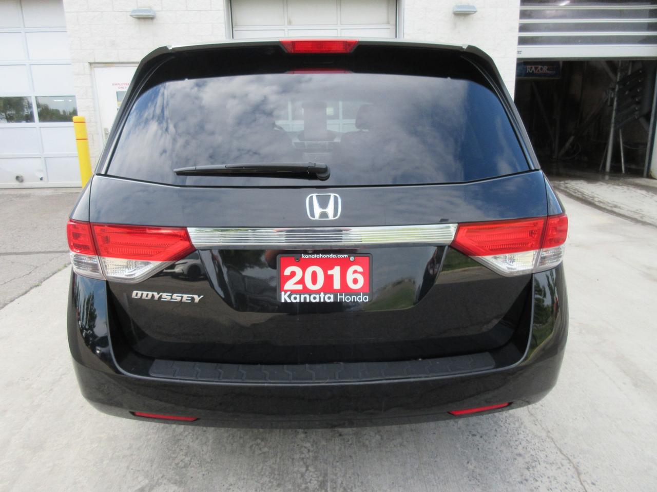 2016 Honda Odyssey LX (A6) Passenger Van Photo