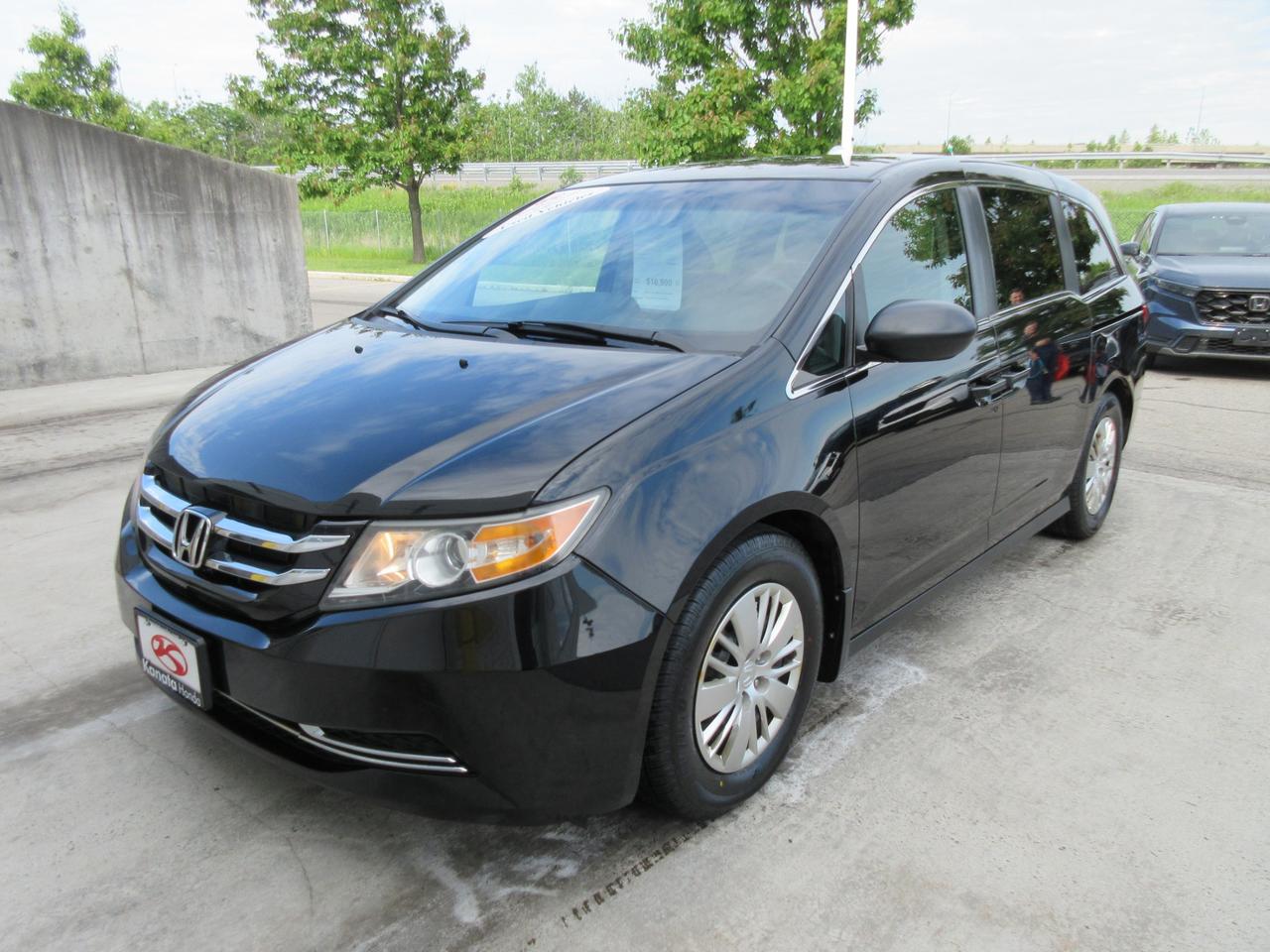 2016 Honda Odyssey LX (A6) Passenger Van Photo0
