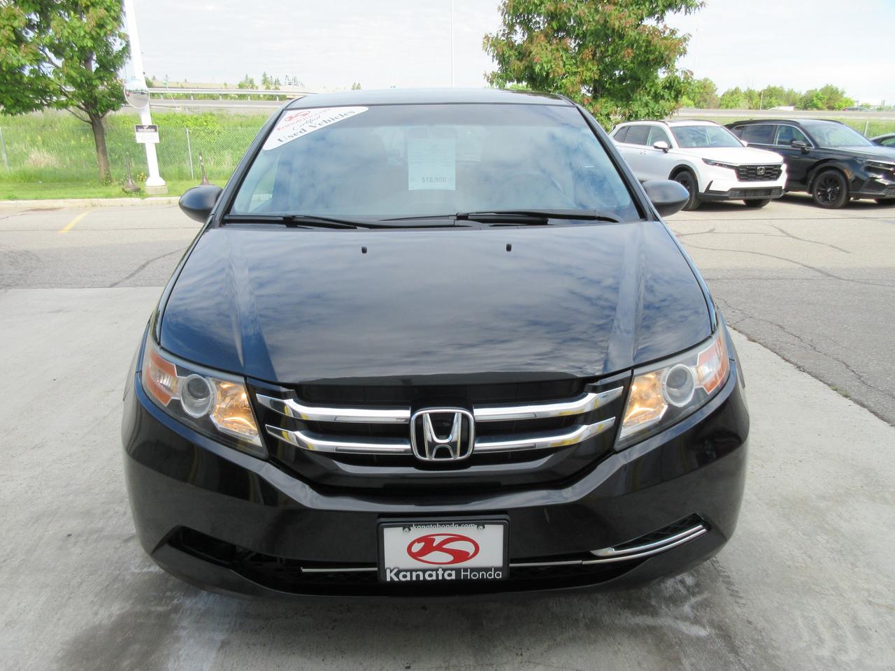 2016 Honda Odyssey LX (A6) Passenger Van Photo
