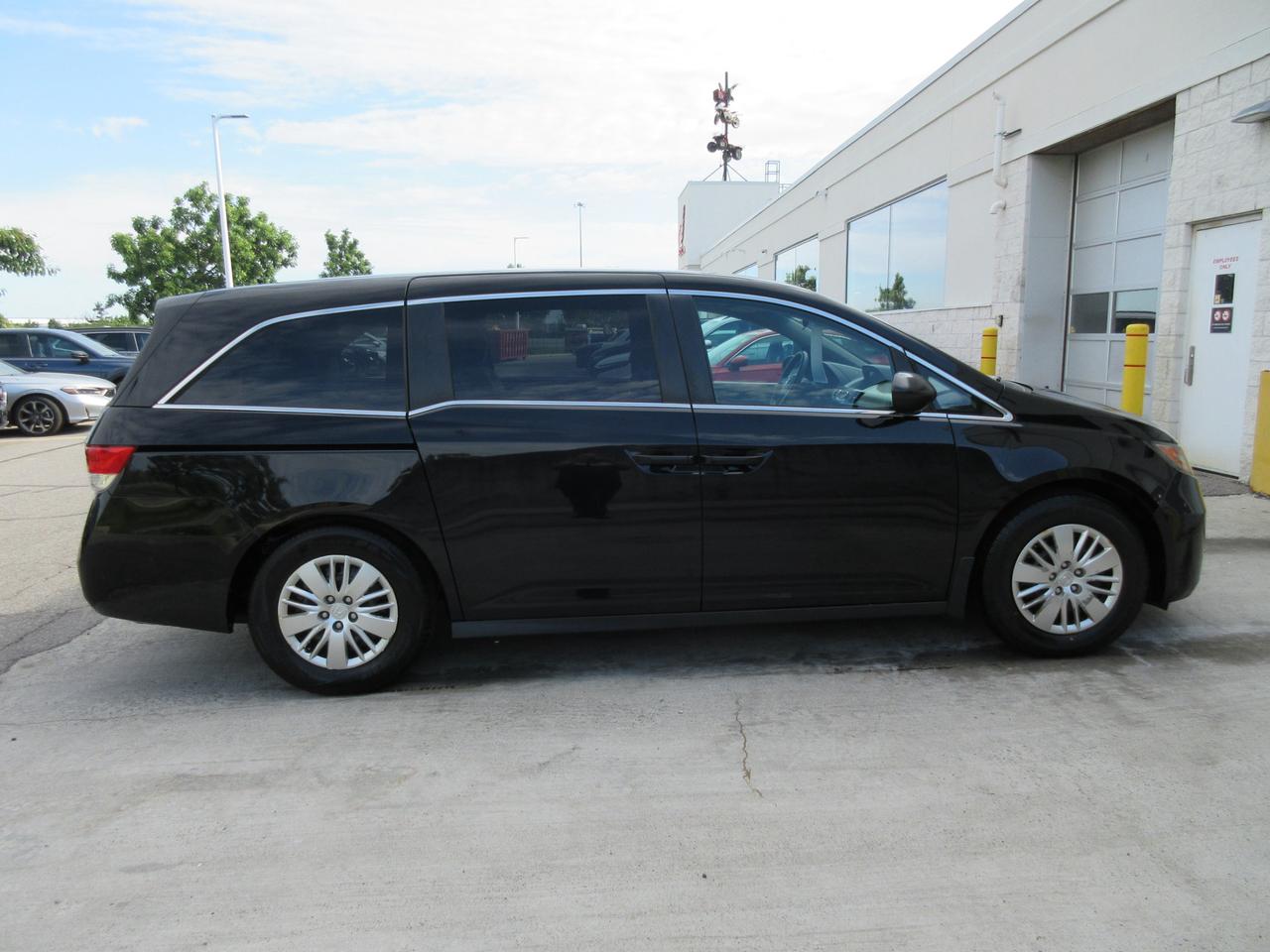 2016 Honda Odyssey LX (A6) Passenger Van Photo