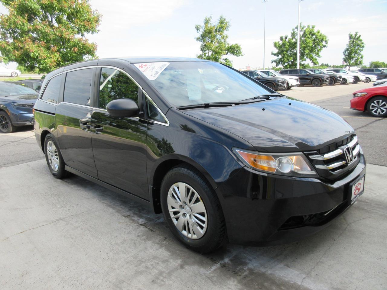 2016 Honda Odyssey LX (A6) Passenger Van Photo