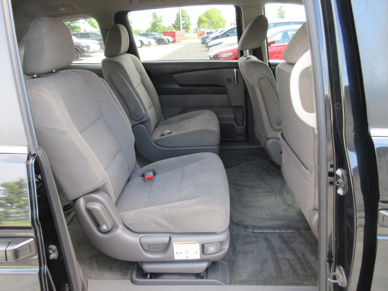 2016 Honda Odyssey LX (A6) Passenger Van Photo