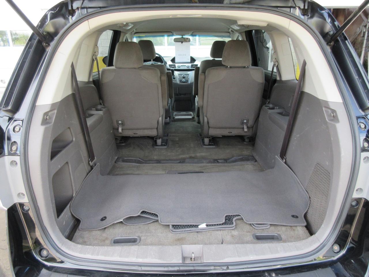 2016 Honda Odyssey LX (A6) Passenger Van Photo