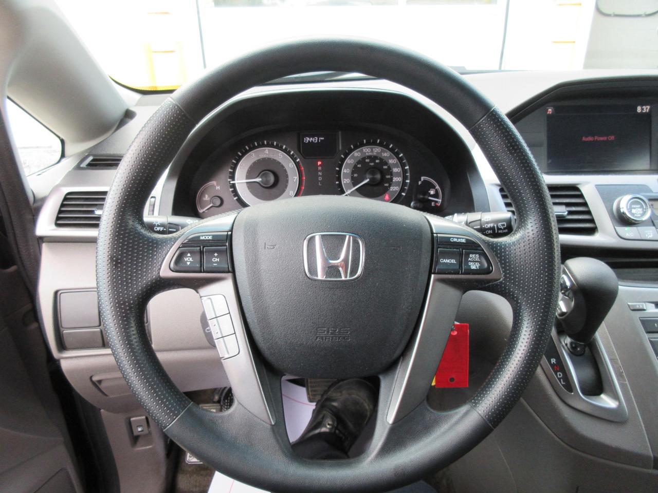 2016 Honda Odyssey LX (A6) Passenger Van Photo