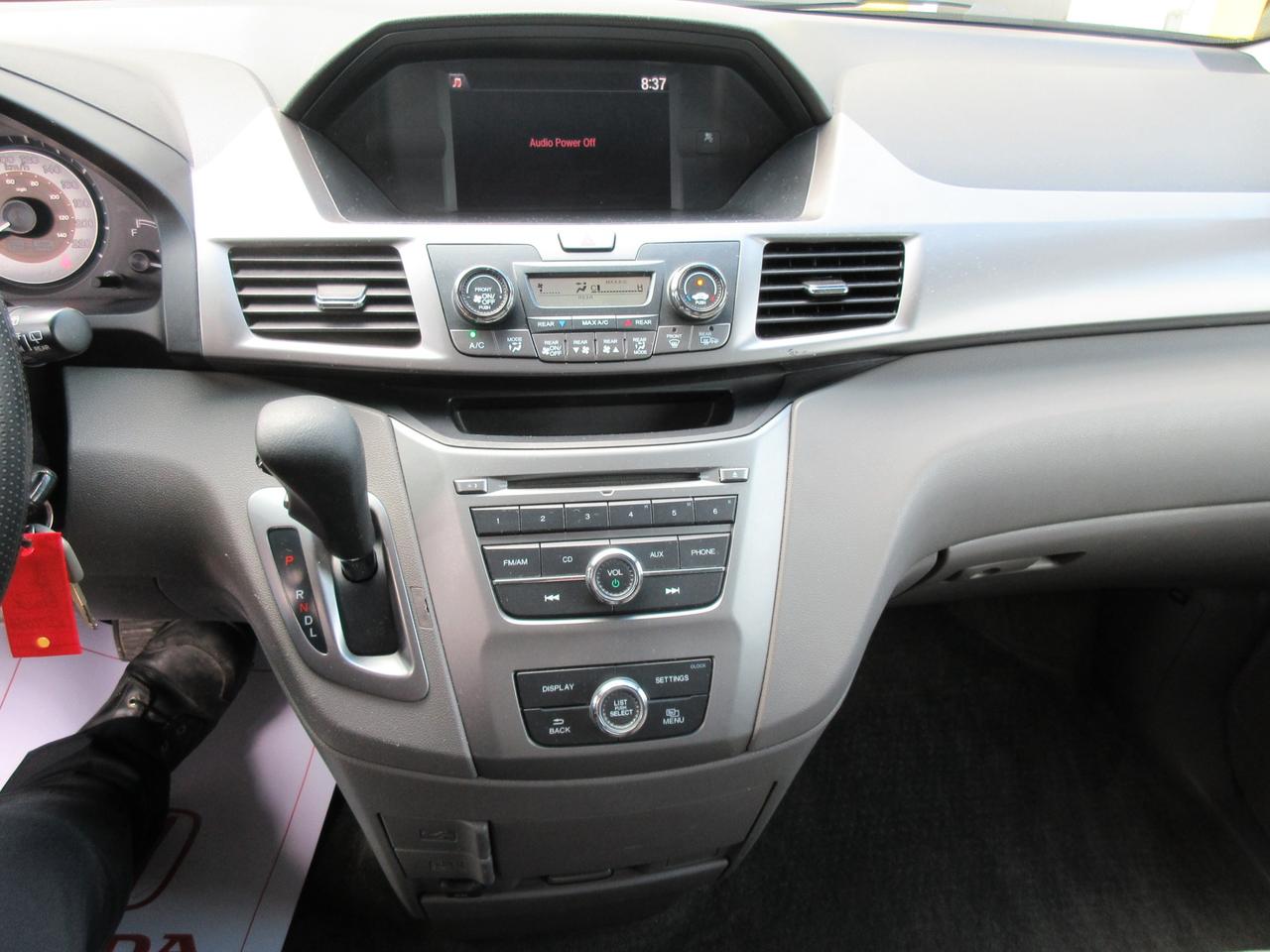 2016 Honda Odyssey LX (A6) Passenger Van Photo