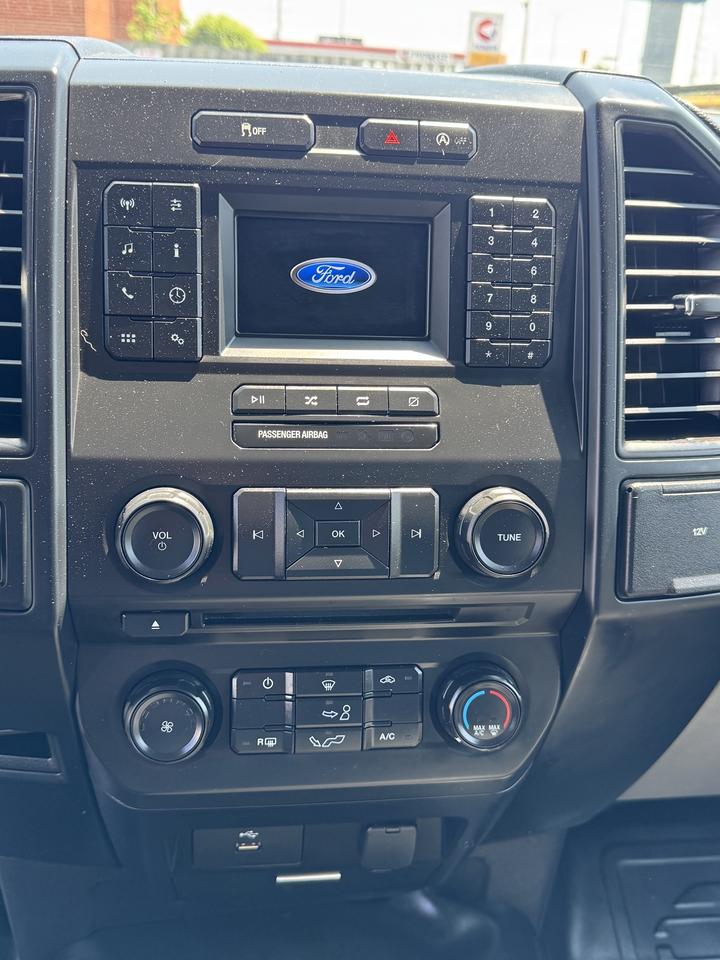 2018 Ford F-150 XL 4WD REG CAB 8' BOX Photo