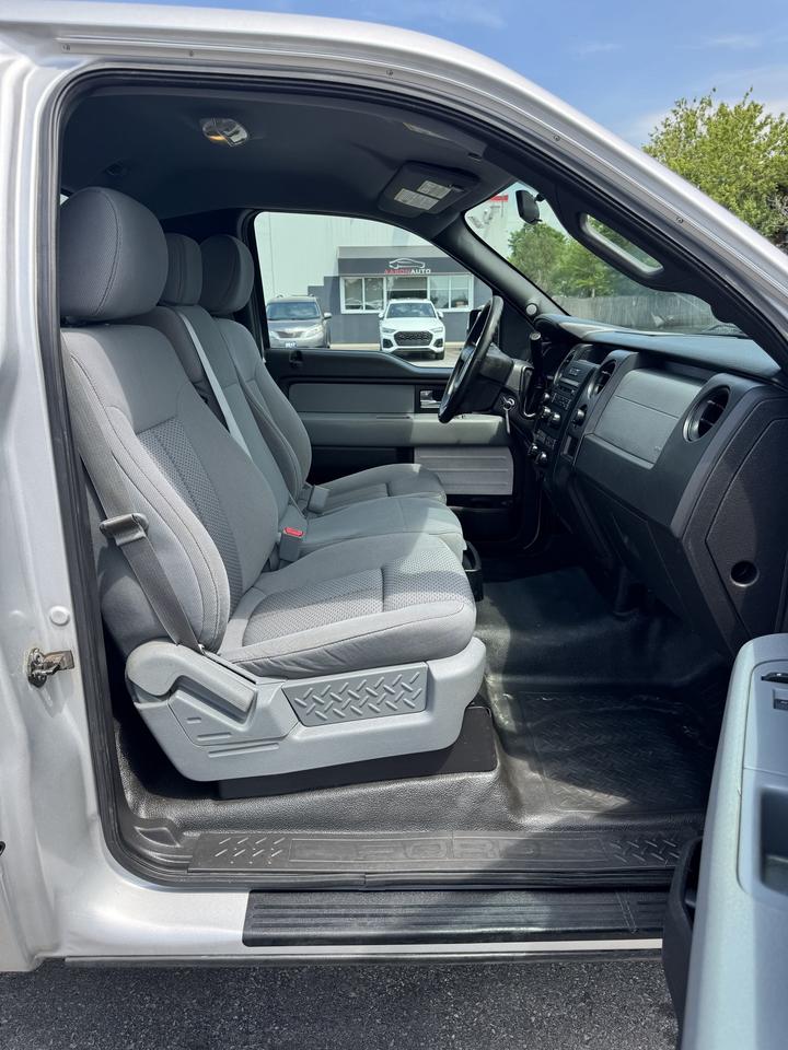 2014 Ford F-150 REG CAB XL Photo