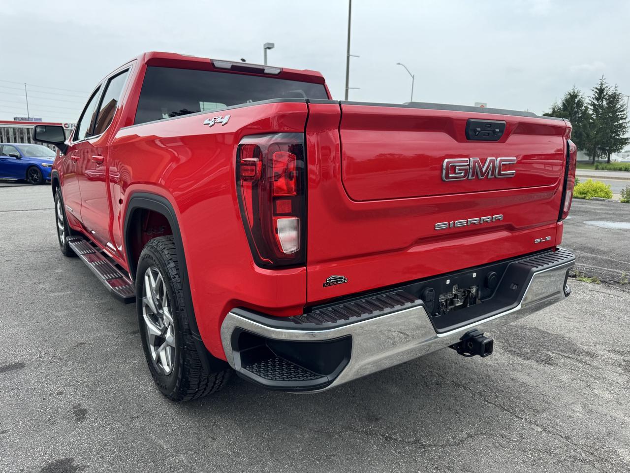 2022 GMC Sierra 1500 4WD Crew Cab 147  SLE Photo