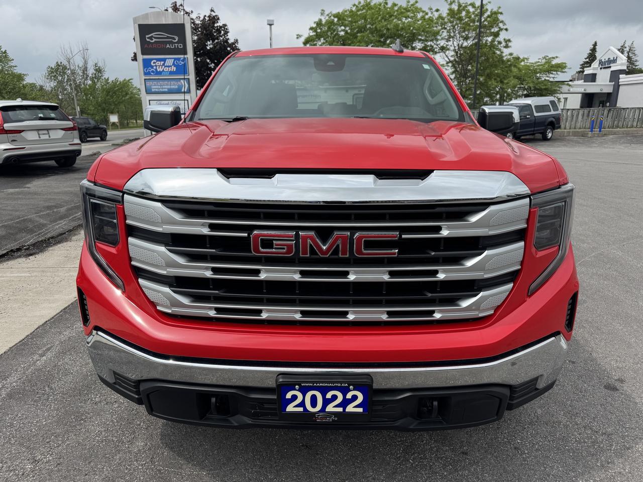 2022 GMC Sierra 1500 4WD Crew Cab 147  SLE Photo