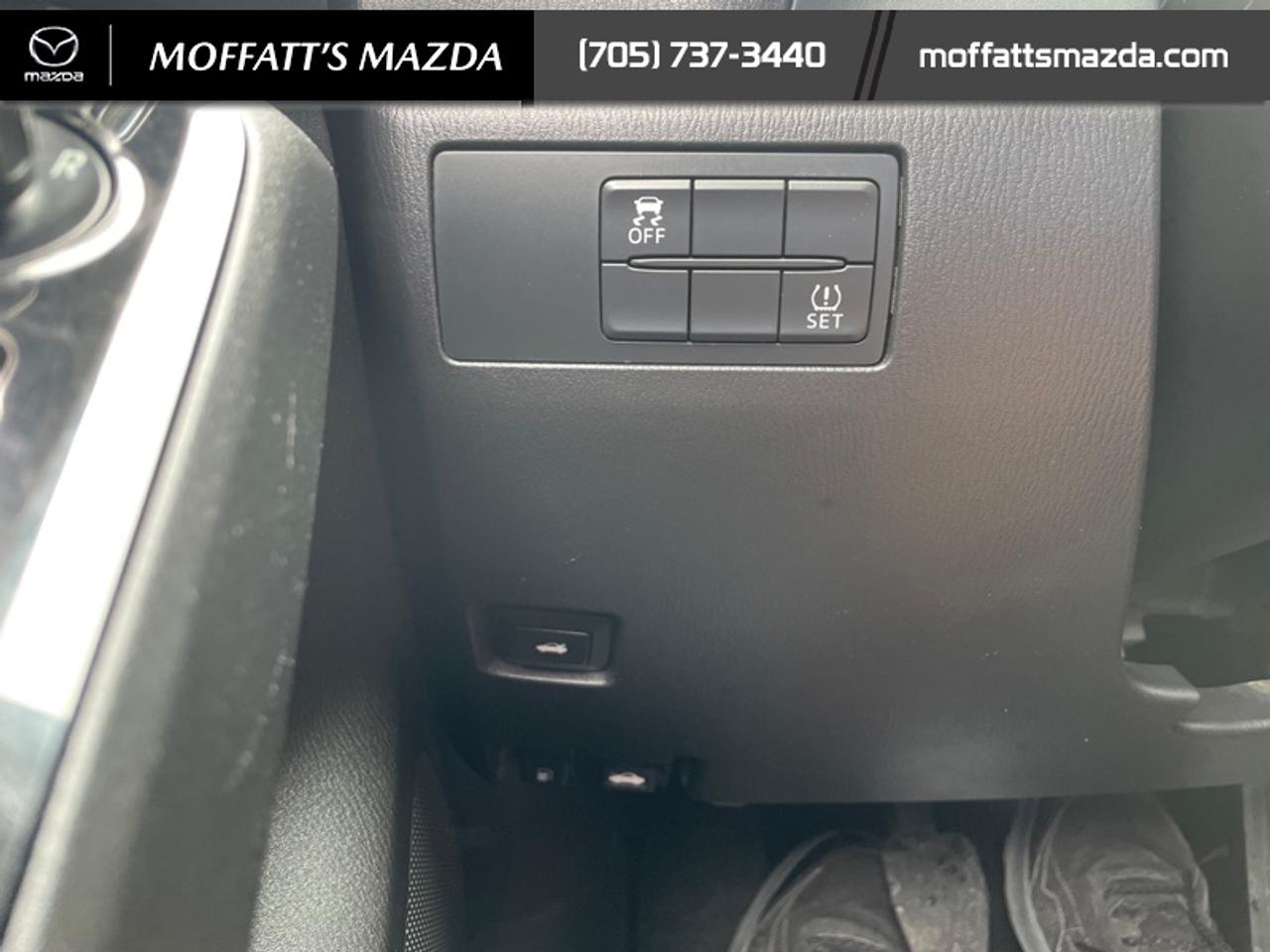 2017 Mazda MAZDA3 GS Photo