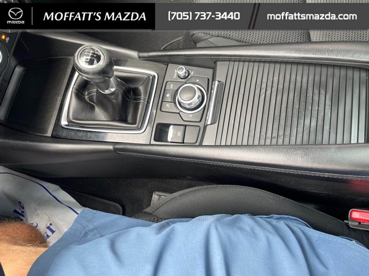 2017 Mazda MAZDA3 GS Photo