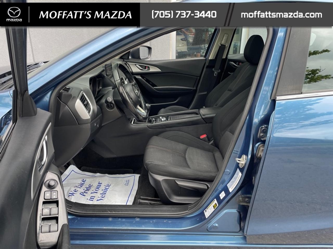 2017 Mazda MAZDA3 GS Photo