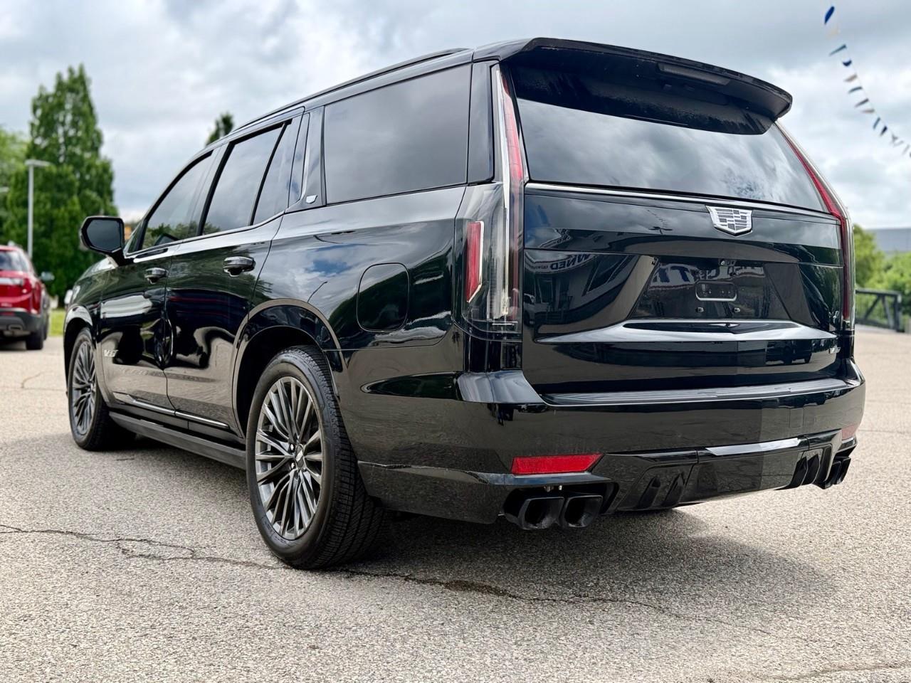 2023 Cadillac Escalade V-Series All-Wheel Drive Photo4