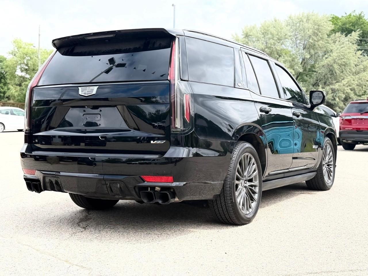 2023 Cadillac Escalade V-Series All-Wheel Drive Photo